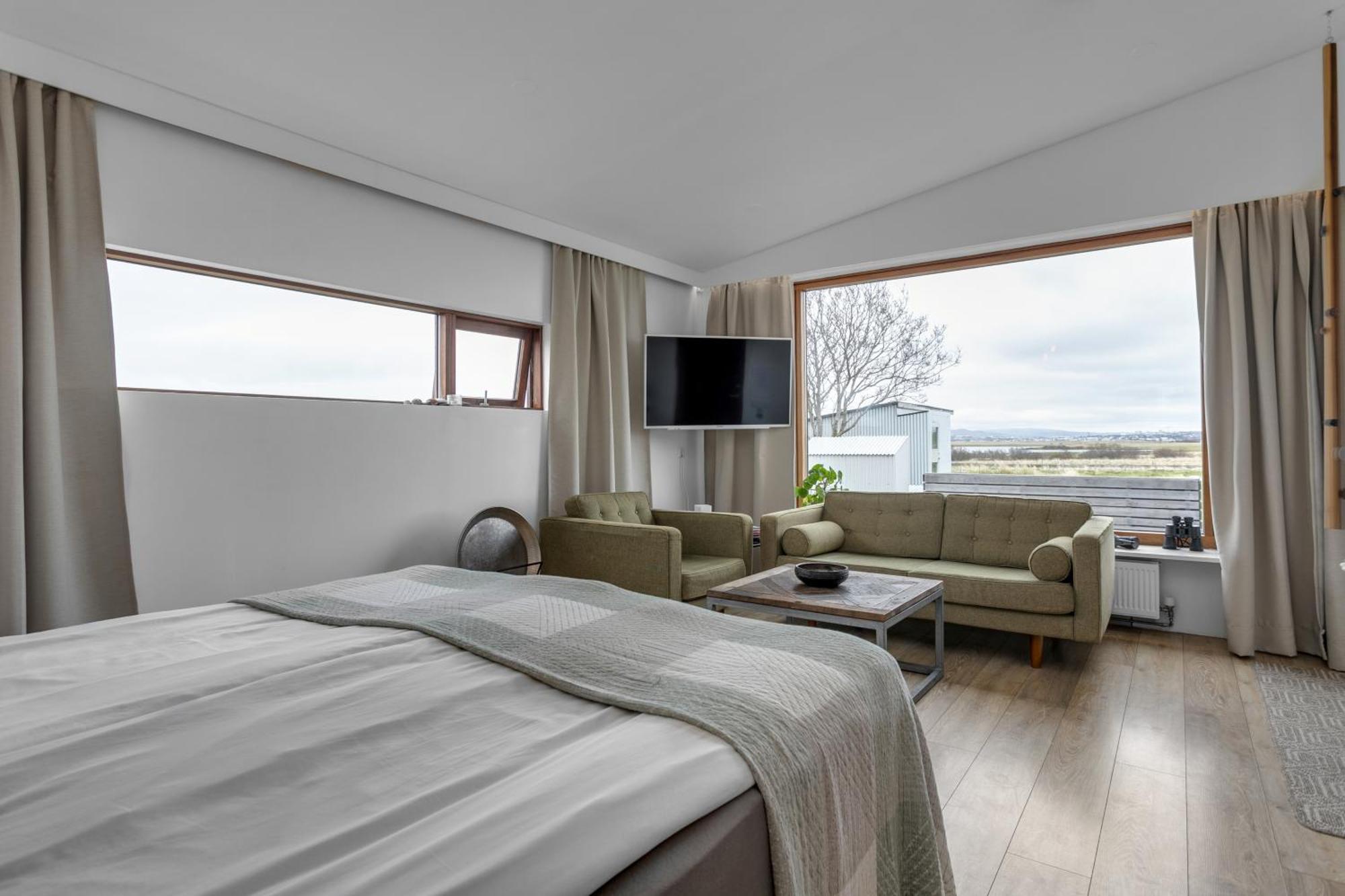 Eyvindarholt Guesthouse Álftanes Екстериор снимка
