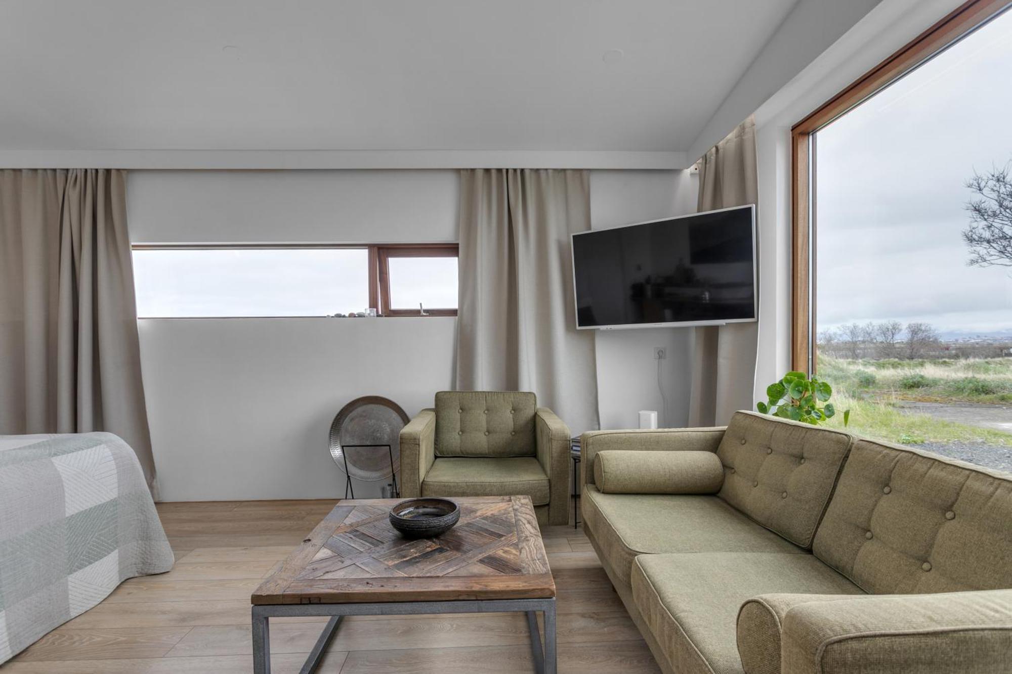Eyvindarholt Guesthouse Álftanes Екстериор снимка