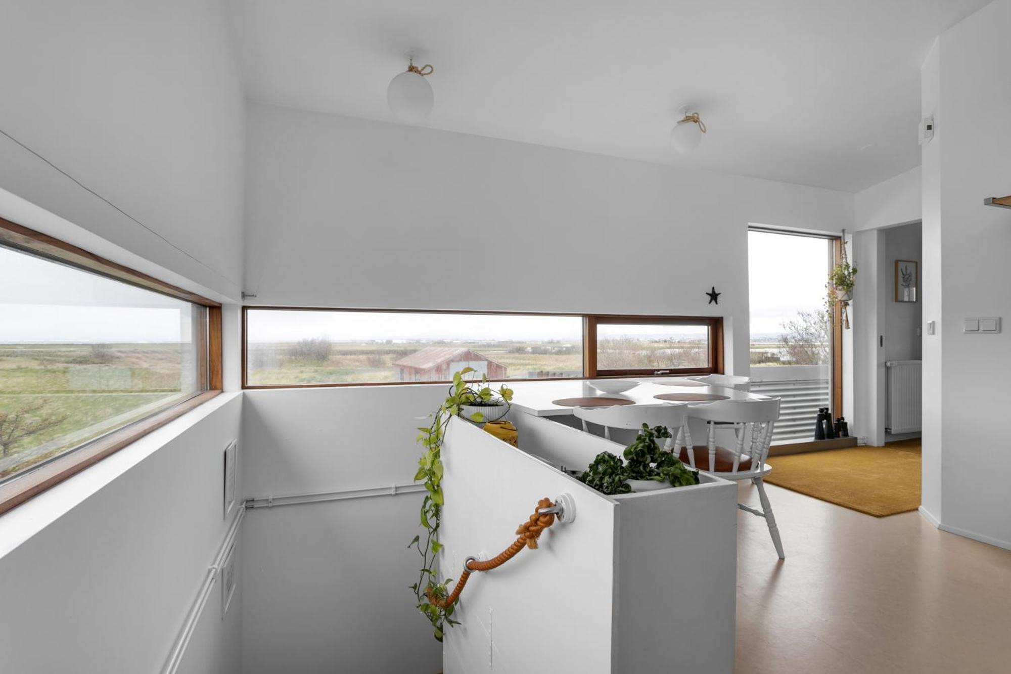 Eyvindarholt Guesthouse Álftanes Екстериор снимка