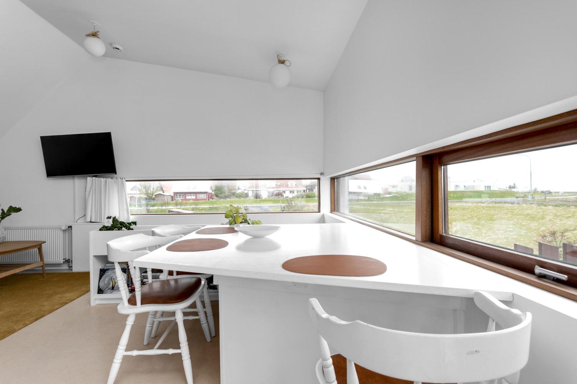 Eyvindarholt Guesthouse Álftanes Екстериор снимка