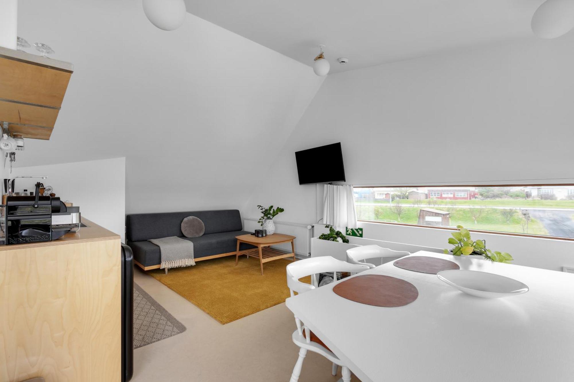 Eyvindarholt Guesthouse Álftanes Екстериор снимка